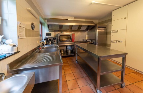 Trois-Ponts Casa | Amplia estancia para grupos en Wanne