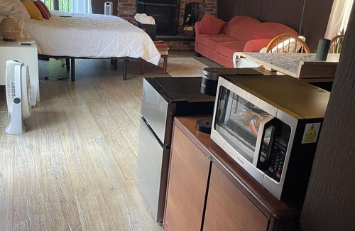 Westerly Apartamento | Spacious guest accommodation in Westerly located between downtown and the beach!