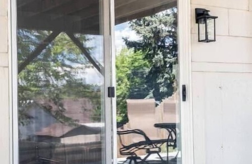 Highlands Casa | Spacious guest suite w/ private entry