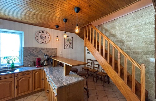 La Chapelle-aux-Bois Cabaña | Casa espaciosa con spa, ping-pong y futbolín, ideal para relajarse en familia