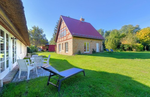 Lassan Casa | Spacious half-timbered house in a romantic garden