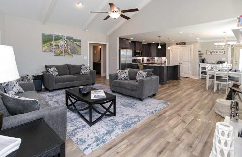 Hazel Green Casa | Spacious Hazel Green Home with Fireplace, Yard!