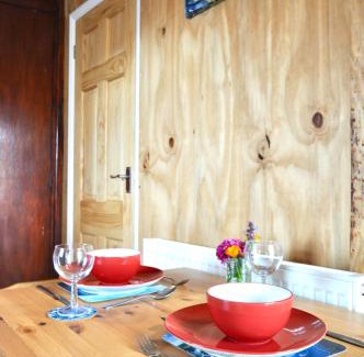 Bow Street Otro | Spacious heated Yurt with Hot tub, 5 mins to beach