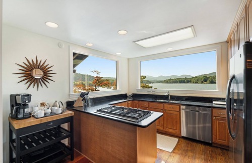 Hiawassee Casa | Spacious Hiawassee Lake House