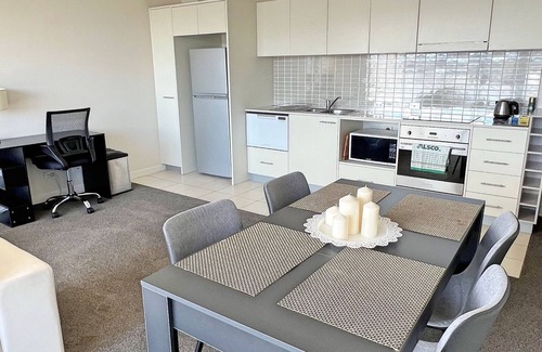 Phillip Apartamento | Spacious & High in the Sky - 1bd 1bth Apt