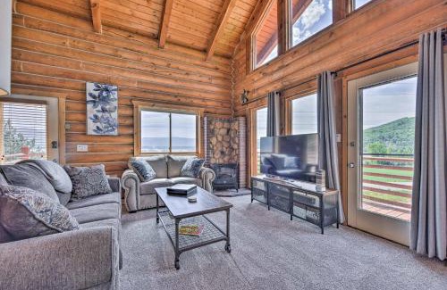 Eden Casa | Spacious Hilltop Cabin with Deck and Scenic Views!