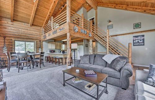 Eden Casa | Spacious Hilltop Cabin with Deck and Scenic Views!