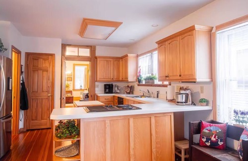 St. Charles Historic District Casa | Spacious Historic Townhouse - Character for All