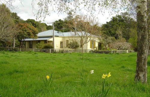 Pirinoa Cabaña | Spacious historic cottage