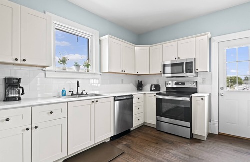 Springfield Apartamento | Spacious Historic Escape | 4BR Luxury | Walk to Downtown & Landmarks