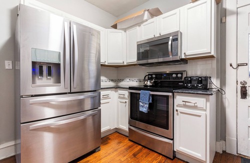 South Hyde Park Casa | Spacious Historic Getaway: 5★ Location, Royal Beds, Game Room, BBQ & Fire Pit