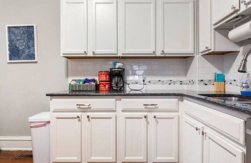 South Hyde Park Casa | Spacious Historic Getaway: 5★ Location, Royal Beds, Game Room, BBQ & Fire Pit