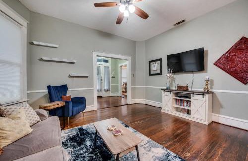 Junius Heights Casa | Spacious Historical 2 Bed House