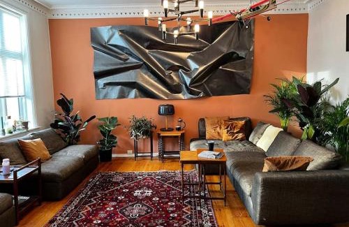 Nygard Apartamento | Spacious historical art oasis in the city center