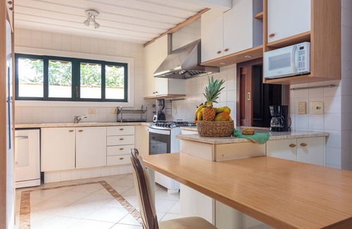 Regiao dos Lagos Cabaña | Spacious house in Buzios for 8 people