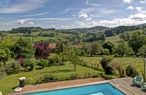 Belmont-de-la-Loire Cabaña | Casa rural con piscina, spa y jardín en el Haut Beaujolais