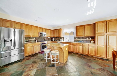 San Juan Capistrano Casa | Spacious Home with Fireplace! Central Location! Gated Community – Flamingo Coast