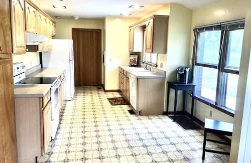 Grissom - Highland Casa | Spacious Hokie Home Game Day Parking for 6/Game Day Parking Spot Close To Campus