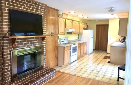 Grissom - Highland Casa | Spacious Hokie Home Game Day Parking for 6/Game Day Parking Spot Close To Campus