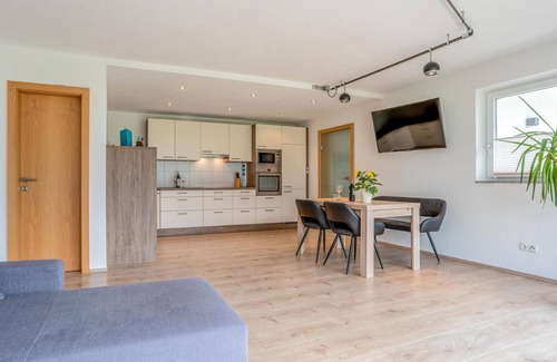 Helfenstein Apartamento | Spacious holiday flat, 4 km to the ski lift