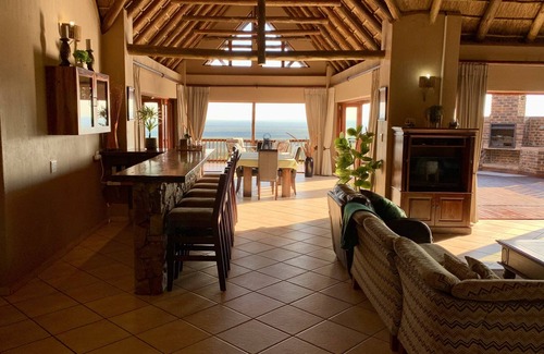 Bela-Bela Cabina | Spacious holiday home in the breathtaking African bushveld