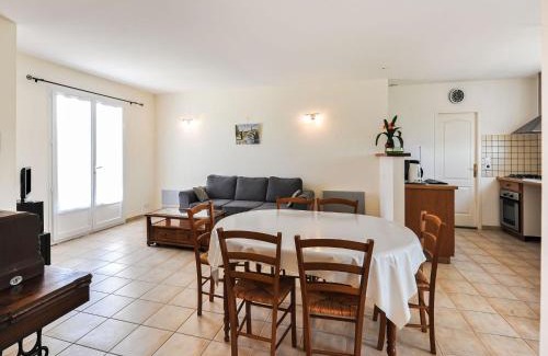 Beaufort Casa | Spacious Holiday Home in Aigues vives