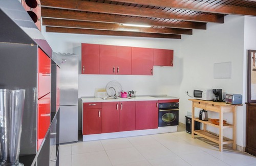 Nazaret Casa | Amplia casa Mirzolita con vistas a la montaña,Piscina exterior,Wi-Fi,jardín, aparcamiento disponible
