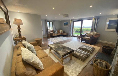 Bude Casa | Spacious holiday home near Duckpool Bay