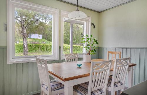 Ellos Casa | Spacious holiday home near Halleviksstrand, perfect for families