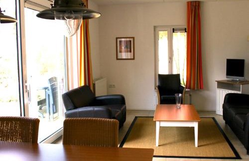Westerbork Casa | Spacious holiday home with WiFi, 20 km from Assen