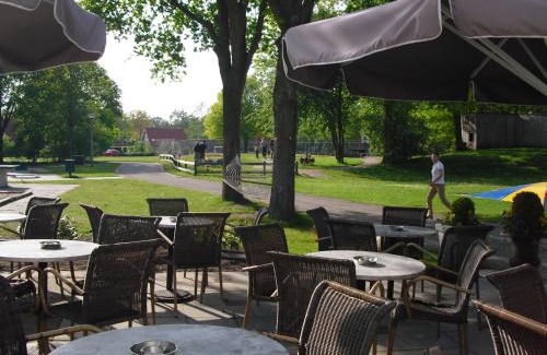 Westerbork Casa | Spacious holiday home with WiFi, 20 km from Assen