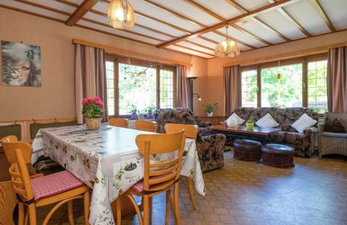 Amel Casa | Spacious holiday home with large garden