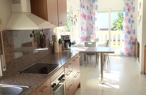 Tordera Casa | Amplia Villa de vacaciones en Tordera ,, 12 personas con gr. Piscina, a sólo 10 minutos de la playa