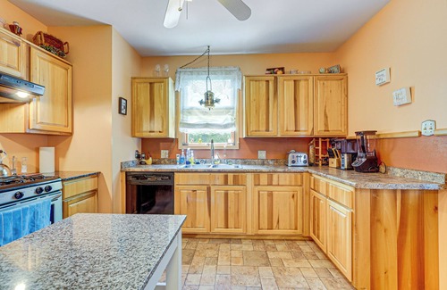 Salamanca Casa | Spacious Home 2 Mi to Seneca Allegany Casino!