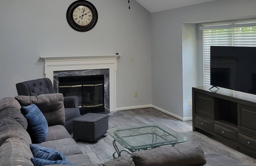 Apex Casa | Spacious Home! 8 min to WakeMed Cary & Strip Mall