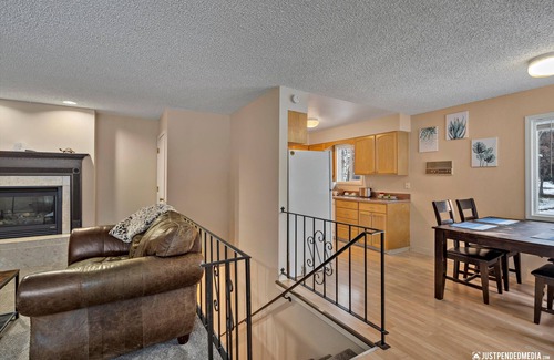 Northeast Anchorage Casa | Spacious Home Base for your Alaskan Adventures