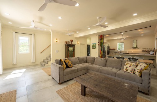Green Turtle Cay Casa | Spacious home steps to Cocoa bay