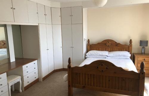 Scalloway Apartamento | Spacious home by the sea in Scalloway.