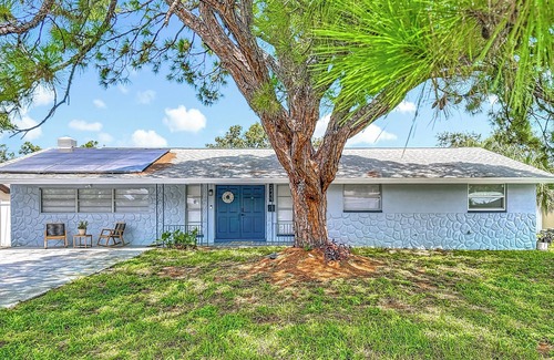 Pinellas Point Casa | Spacious home central to Downtown St. Pete and the Beach