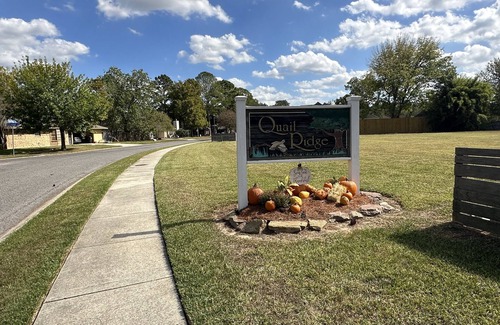 South Baton Rouge Casa | Spacious home. Close to LSU, shopping, hospitals, downtown. Pets welcome.