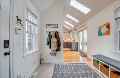 Edgartown Casa | Spacious home for entertaining, centrally located to beach, ferry, and airport.