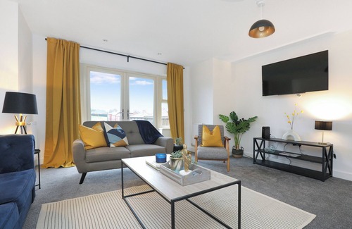 Woodthorpe Casa | Spacious home for families and groups