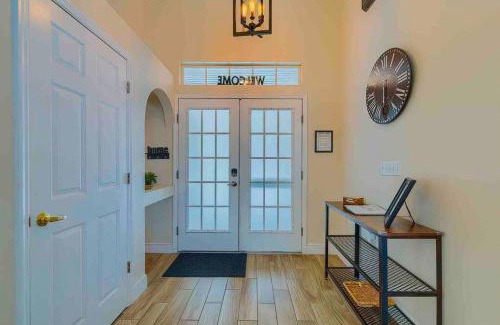 Minneola Casa | Spacious Home - Heated LED Pool & Ping Pong