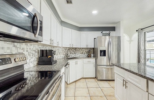 Indian Ridge Casa | Spacious home heated pool, close to theme parks and enclosed yard