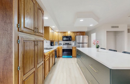 Lake Delton Casa | Spacious Home In the Heart of Wisconsin Dells, with WIFI & Gas Grill