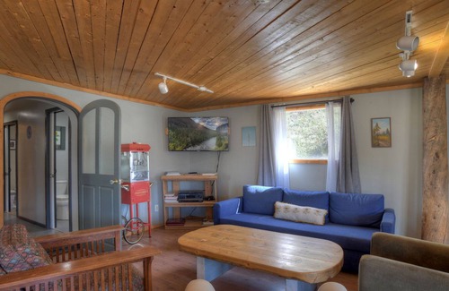 Creede Casa | Spacious Home-Ideal Location to Downtown Creede-Pets Welcome-Fire Pit