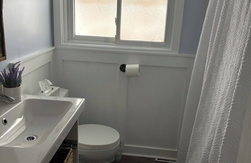 Niagara Falls Casa | Spacious Home in Niagara - Sleeps up to 10 guests, 10 mins to the Falls