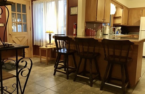 Geneva Casa | Spacious home in great location for all season events.
