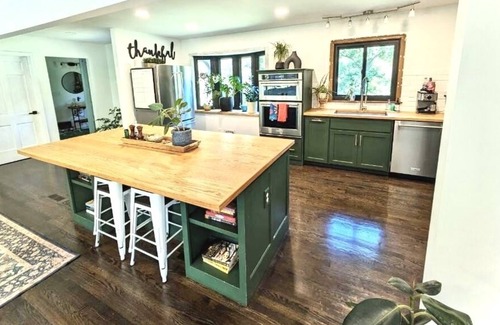 South Kansas City Casa | Spacious home in KC
