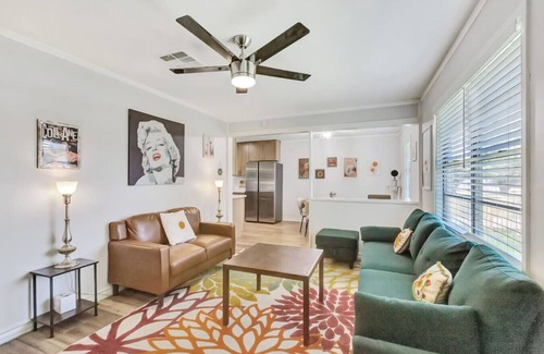 Pasadena Casa | Spacious home in Pasadena